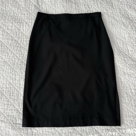 Banana Republic Dresses & Skirts - Banana Republic Classic Black Pencil Skirt
